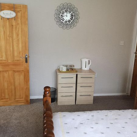 En-Suite Bedroom In A Quiet Bungalow Porthmadog Esterno foto