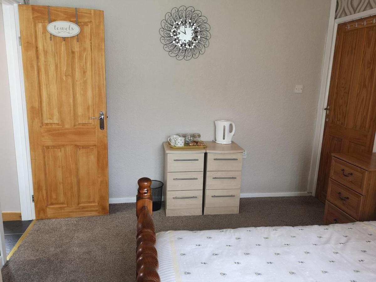 En-Suite Bedroom In A Quiet Bungalow Porthmadog Esterno foto